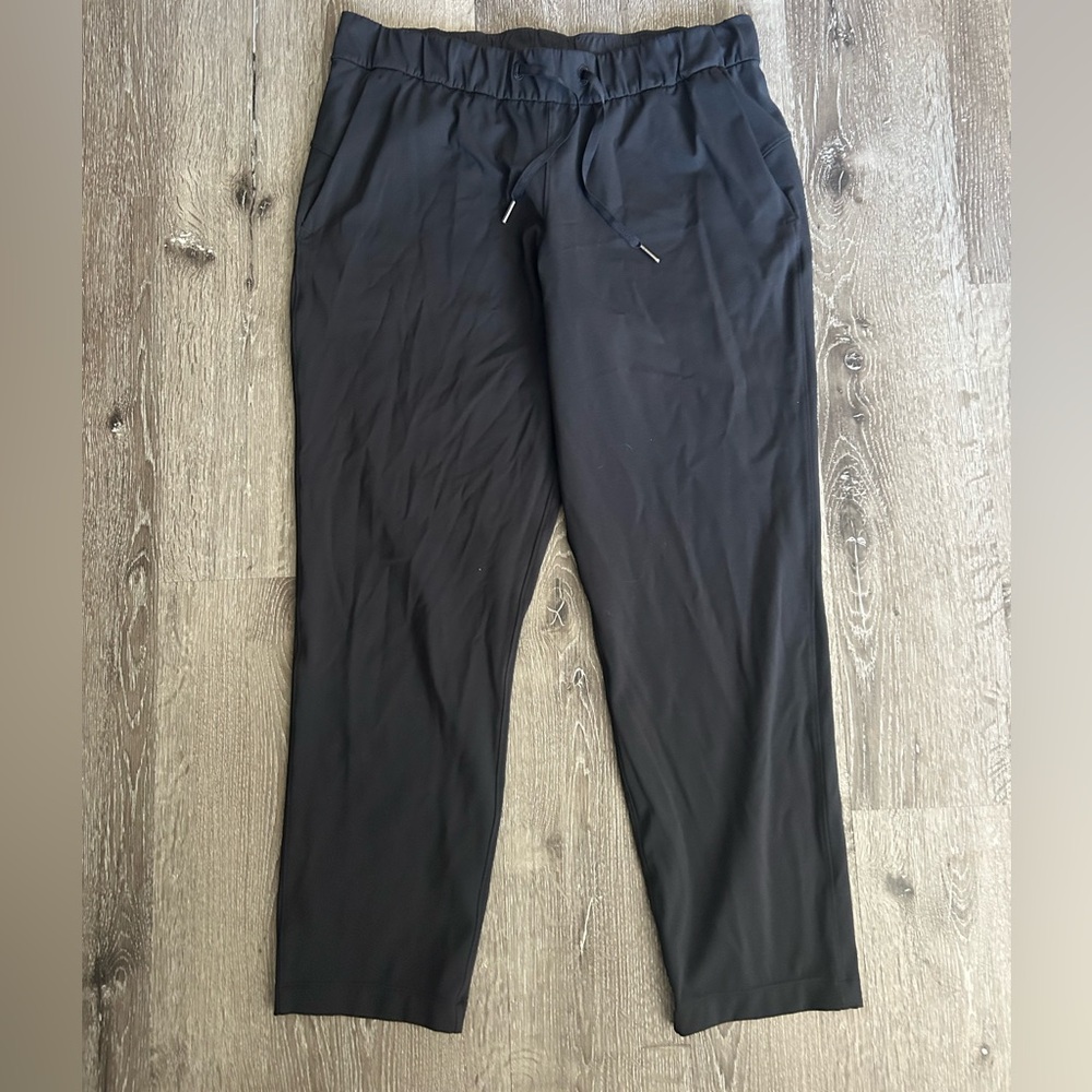 Lululemon On The Fly Pants 7/8 27”